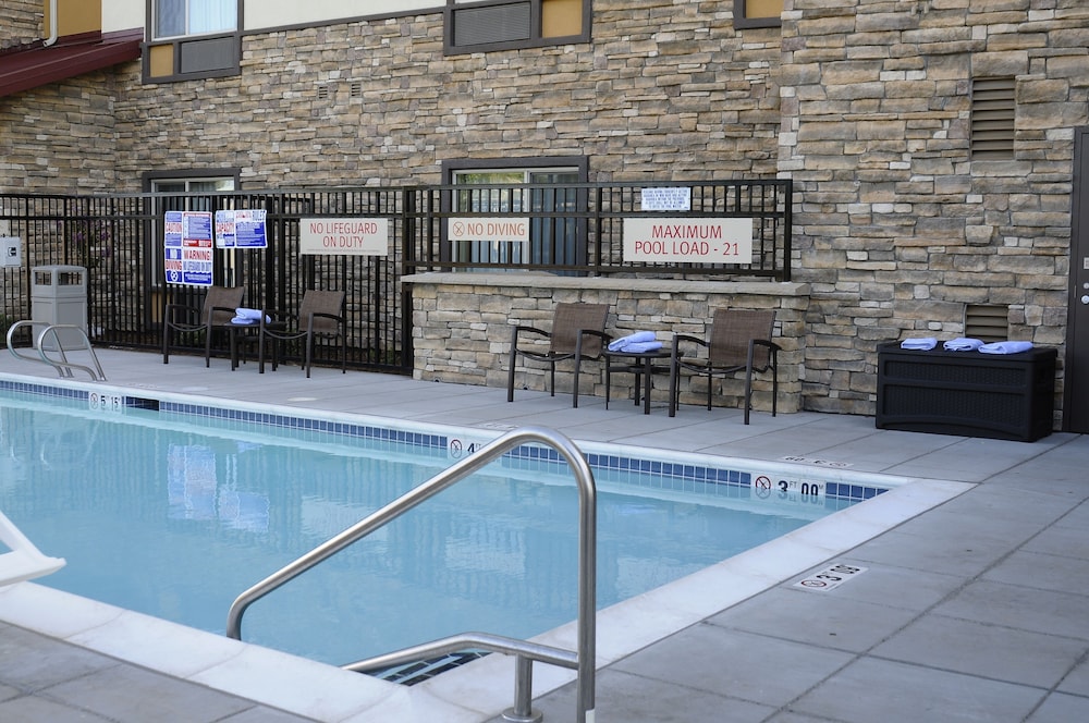 TownePlace Suites Redding - photo 17