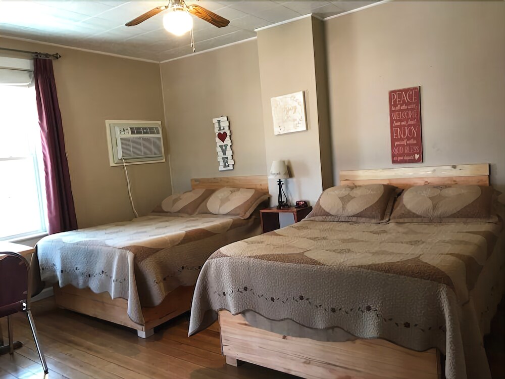 The Landmark Inn - photo 9