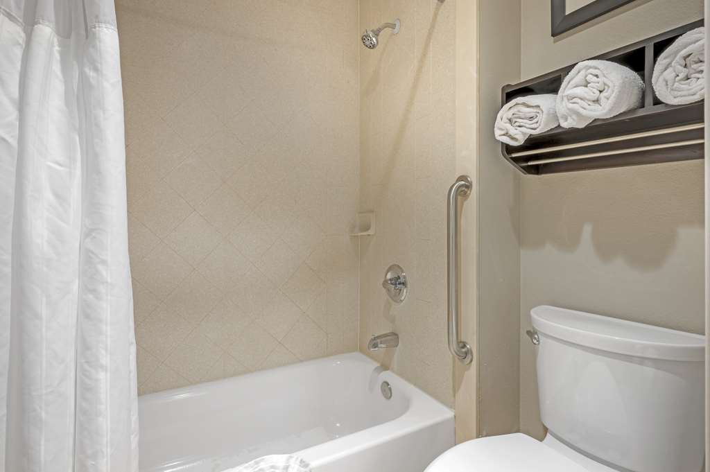 Best Western Plus Lafayette Hotel University Area - photo 29