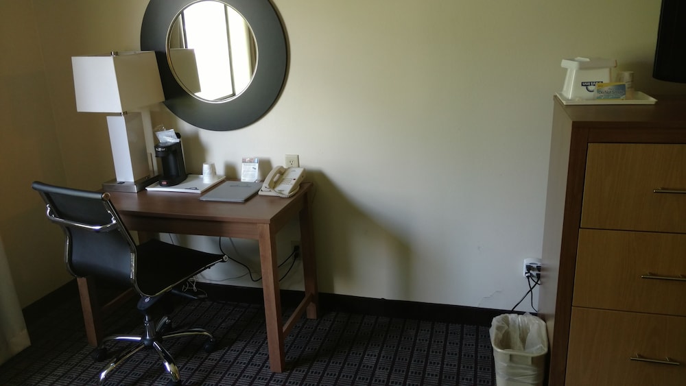 Days Inn by Wyndham Ashland - photo 13