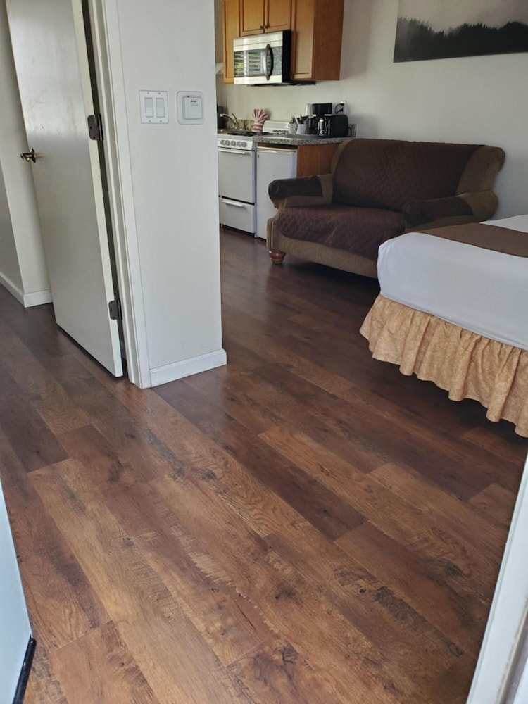 Bide A Wee Inn - photo 5