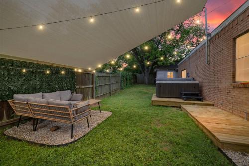 Hot Tub King Bed Yard Games 3rd Bedrm Option in Tyler, United States