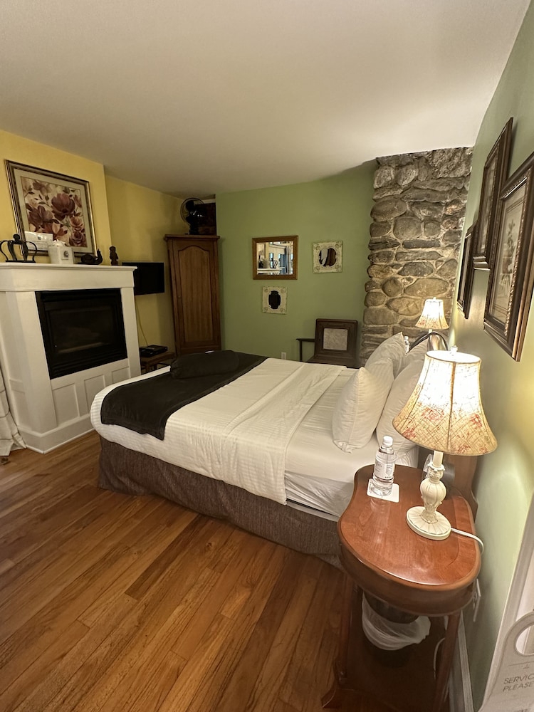 Buttermilk Falls Inn - photo 4
