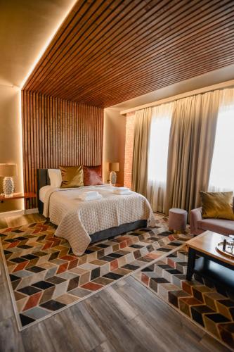 Bahnhofs hotel in Aluksne, Latvia