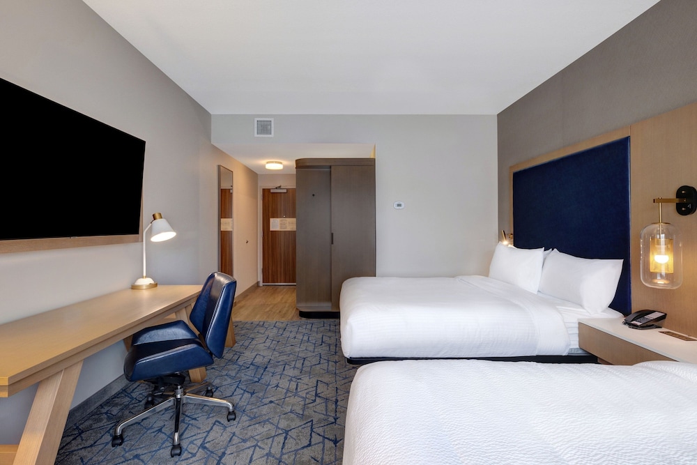 Fairfield Inn & Suites By Marriott Minneapolis Downtown - photo 8