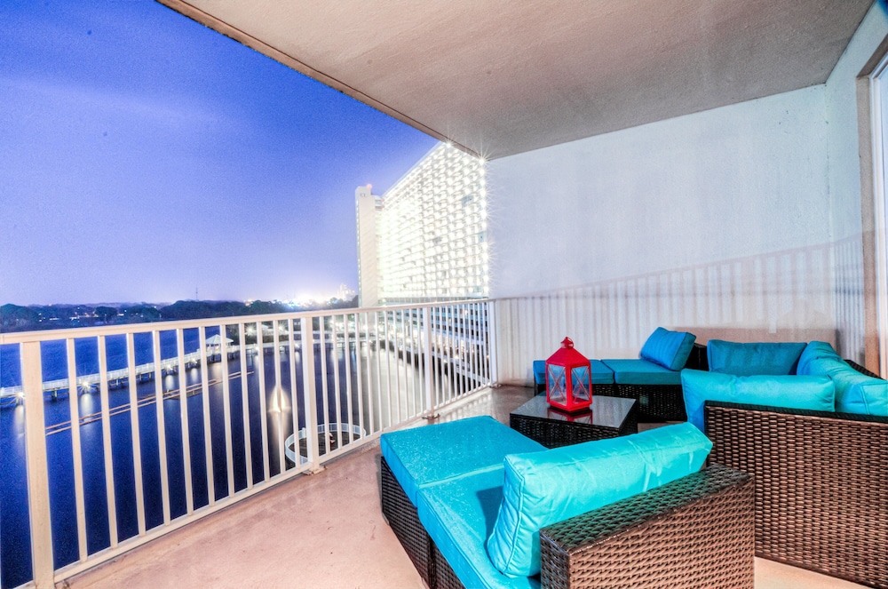 Laketown Wharf Resort by Aneliya's Rentals - photo 684