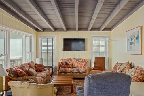 Admiral's Quarters by Oak Island Accommodations - photo 15
