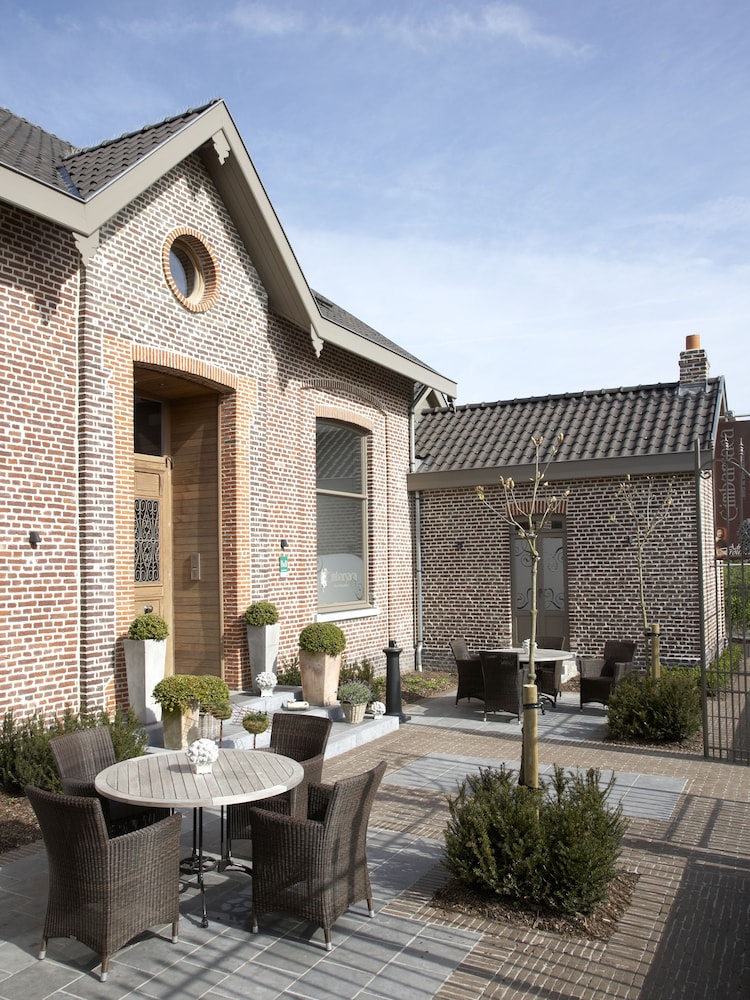 B&B Cimbarsaca — 4-Star Luxury Hotel in Gavere, Belgium
