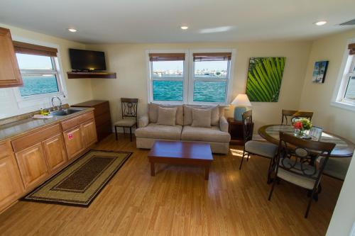 Harborside Motel & Marina - photo 10