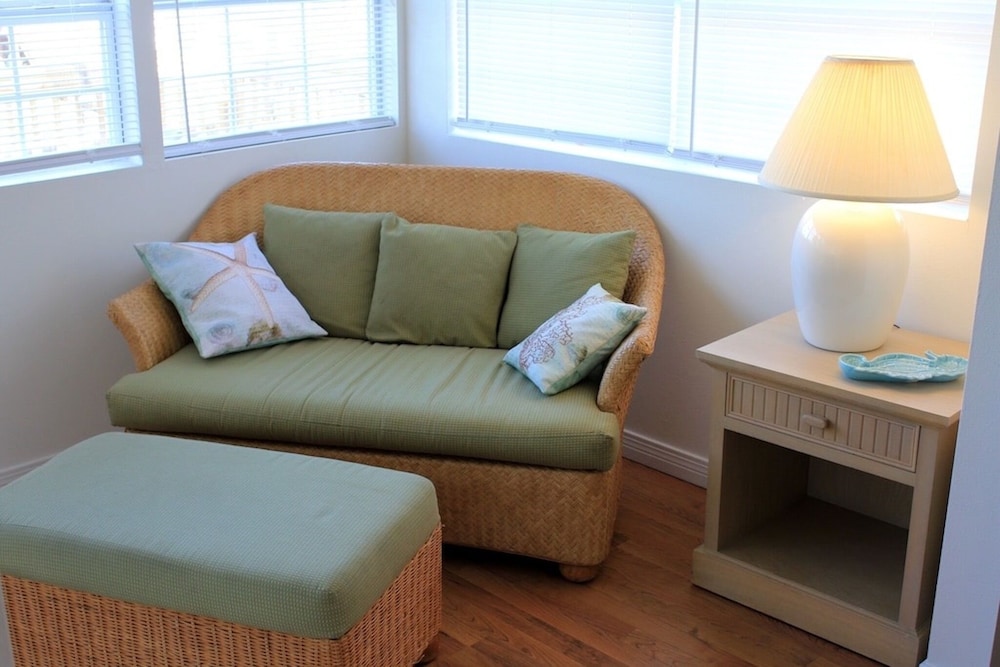 Carroll House Cottages - photo 42