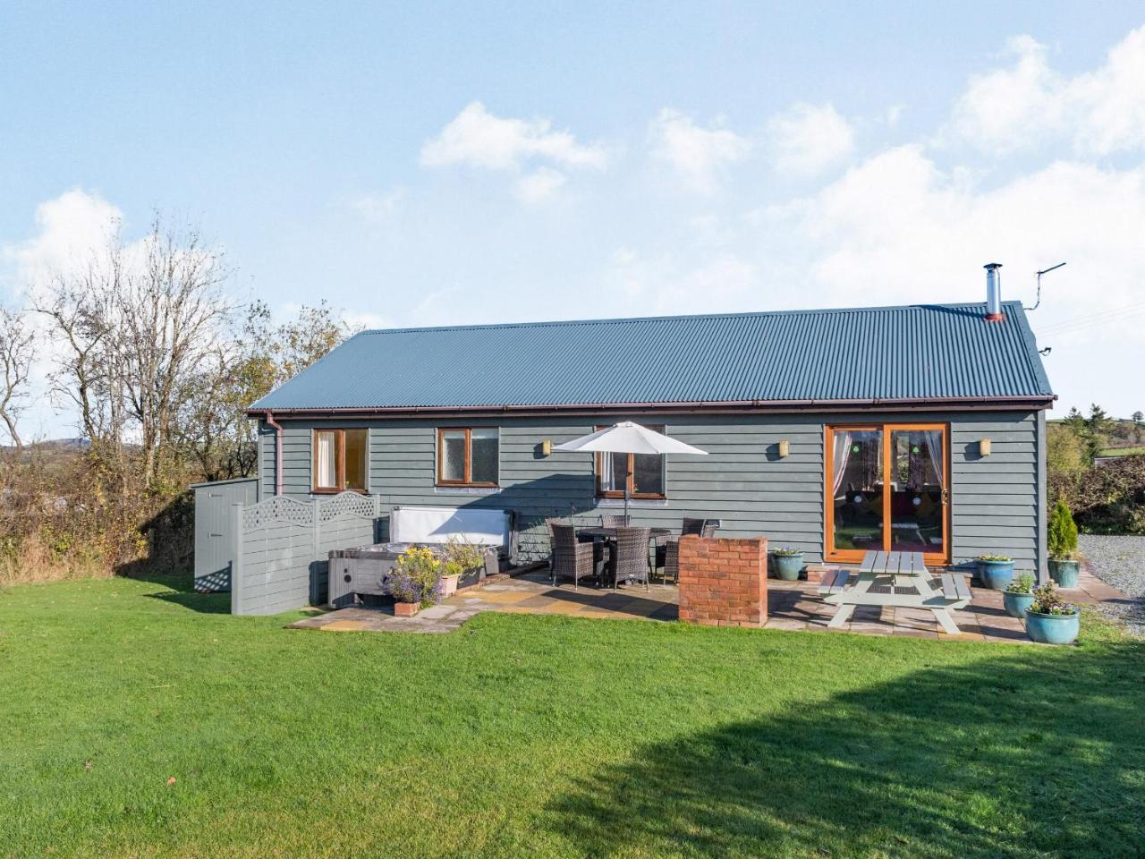 Cuckoo Hill Lodge — 4-Star Luxury Hotel in Rhayader, United Kingdom