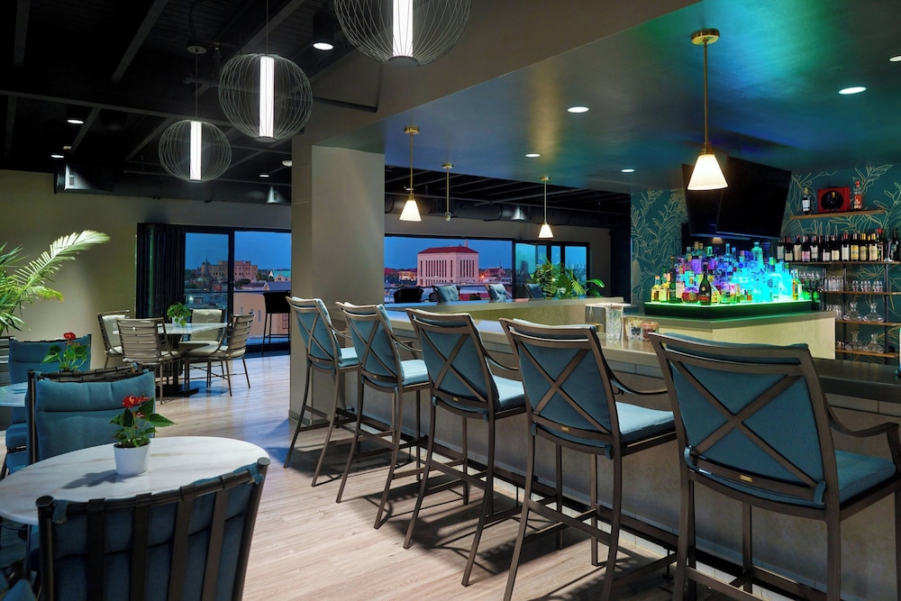 The Tremont House Galveston a Tribute Portfolio Hotel - photo 65