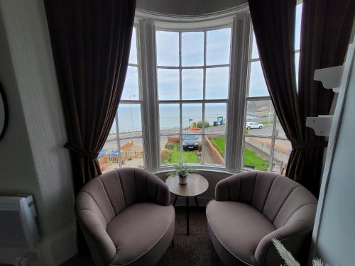 Sea View flat 2 with Fast WiFi and FREE parking — 4-Star Luxury Hotel in Scarborough, United Kingdom