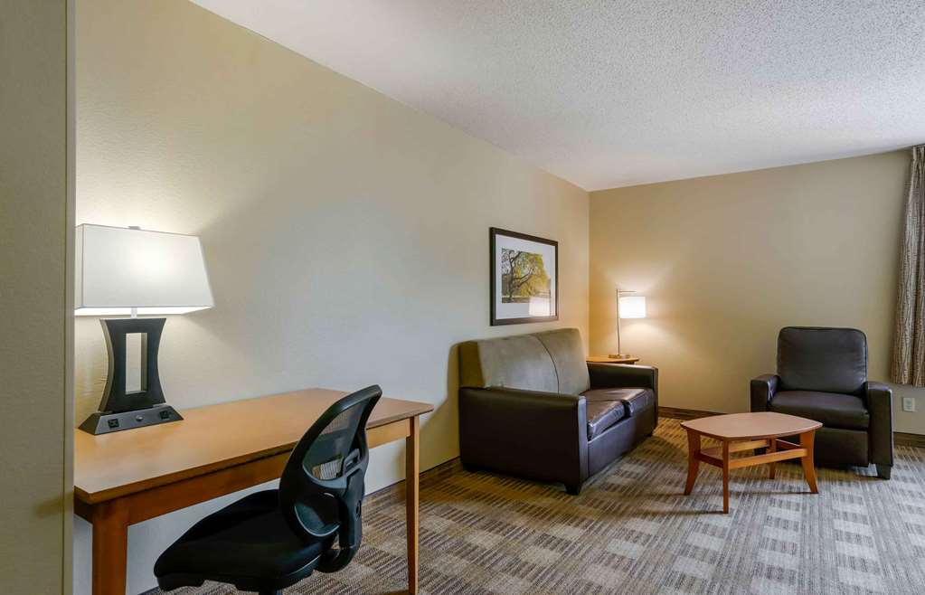 Extended Stay America Select Suites Tampa Airport Memorial - photo 20