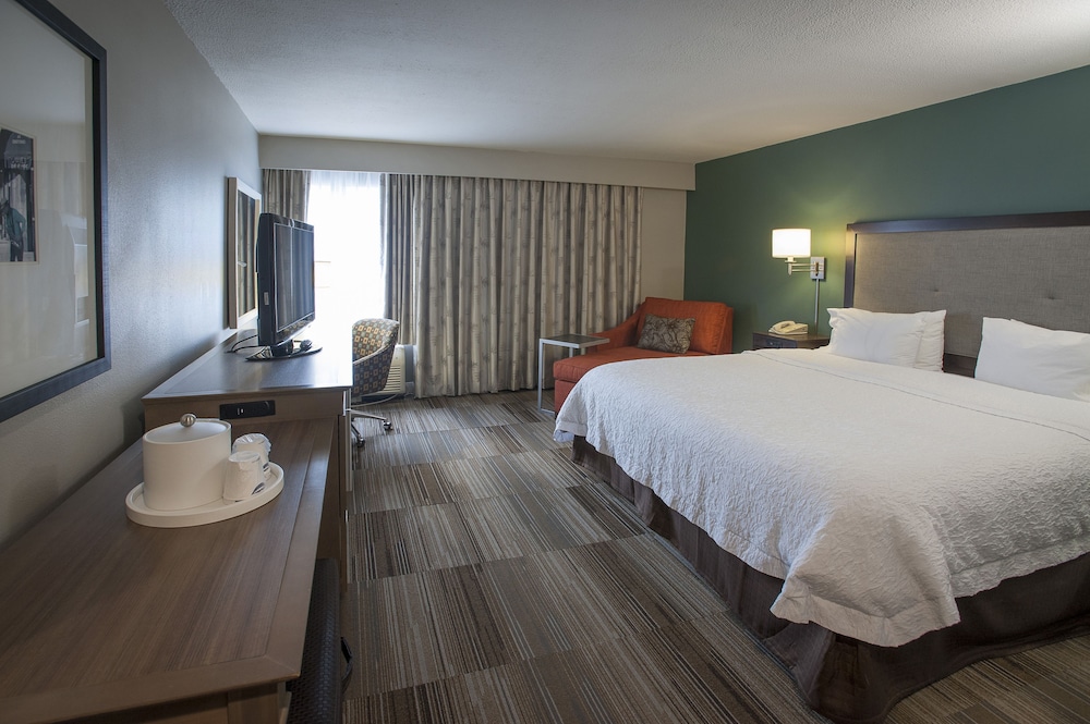 Hampton Inn New Orleans St. Charles Ave. Garden District - photo 11