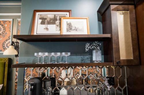 The Gas Lamp Hotel 1BR Adams - photo 13