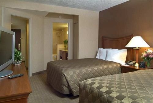 Embassy Suites Cleveland Downtown - photo 3