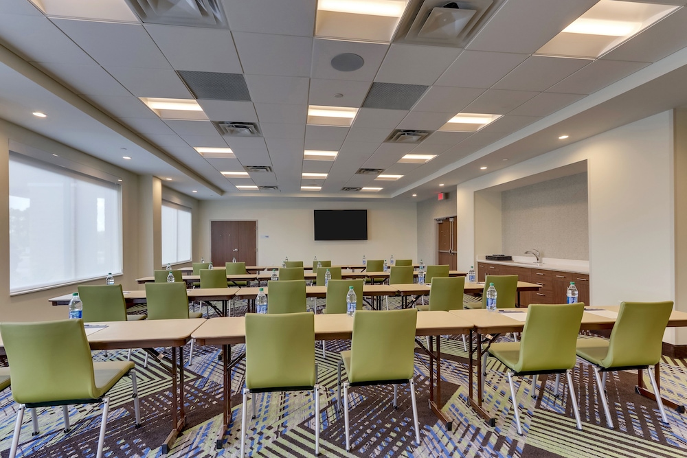 Holiday Inn Express Wilmington Porters Neck - photo 47