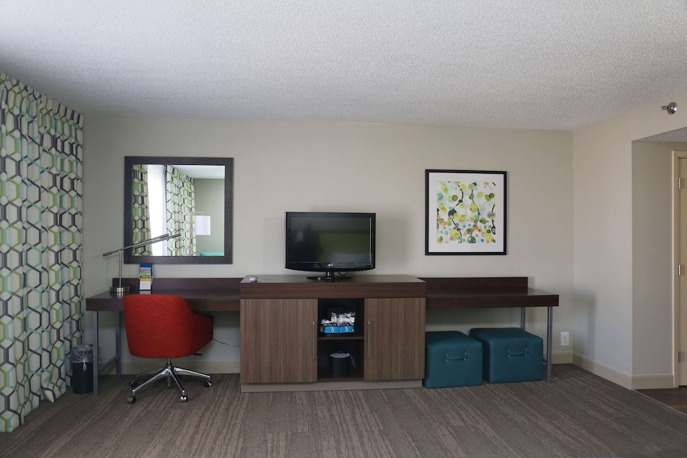 Hampton Inn Sumter - photo 17