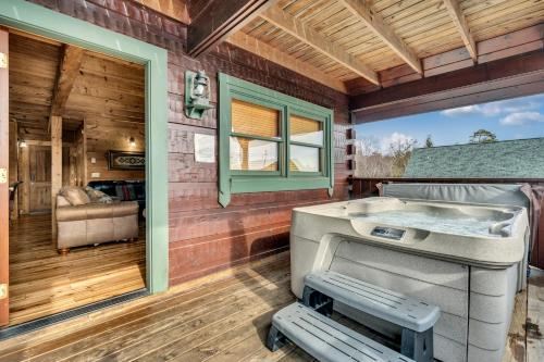 Reflections Hot Tub Pool WIFI 560 FREE tickets each paid day - photo 32