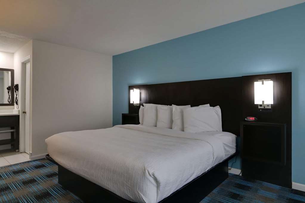 Travelodge by Wyndham Calhoun South I 75 - photo 4