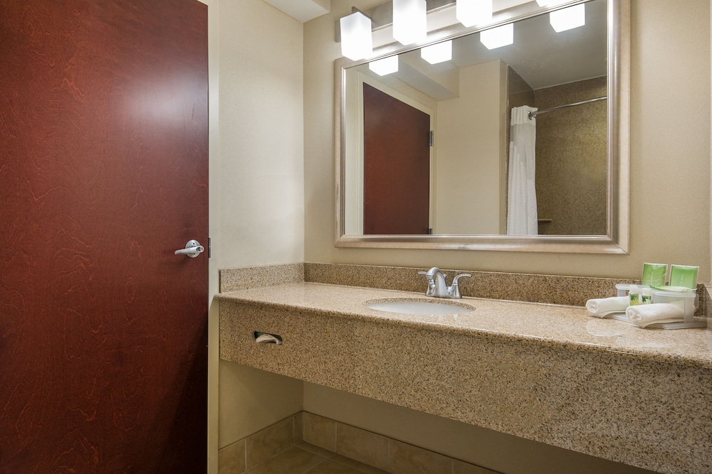 Holiday Inn Express Haskell Wayne Area by IHG - photo 16