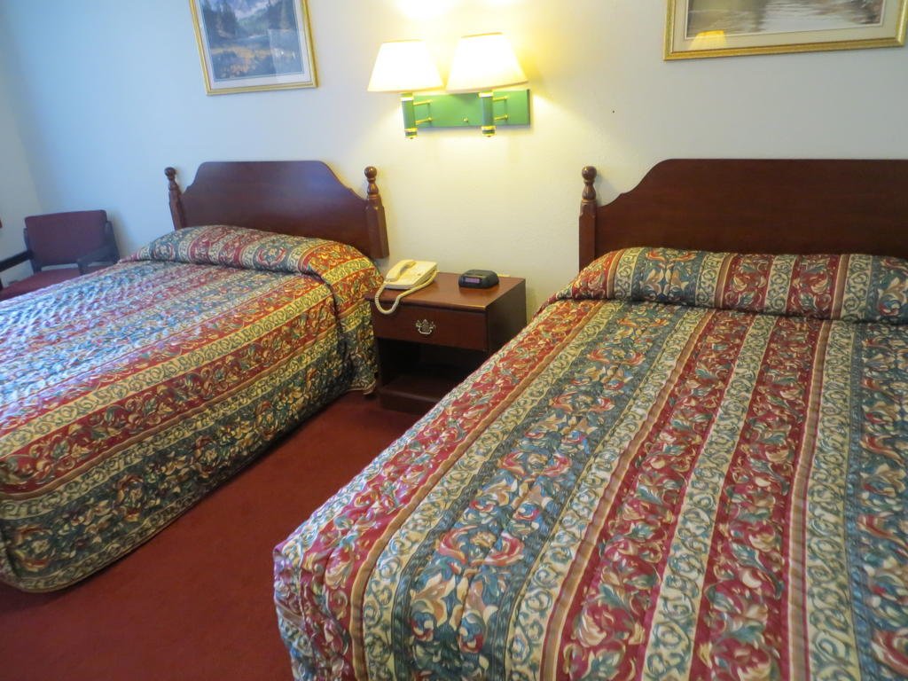 Western Inn — hotel in West Columbia