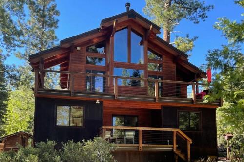 Epic Mountain Escape in Tahoe Vista, United States