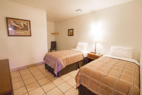 Stagecoach Suites - photo 17
