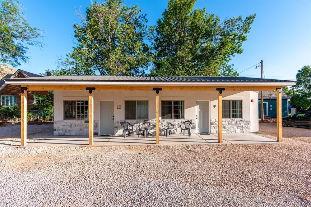Hurricane Hideaway Lodging - photo 38