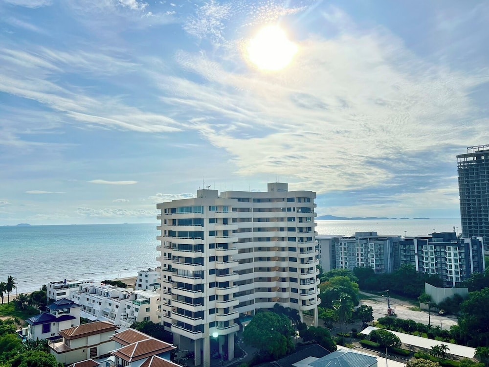 Veranda Residence Sea view By Thita — 4-Star Luxury Hotel in Pattaya, Thailand