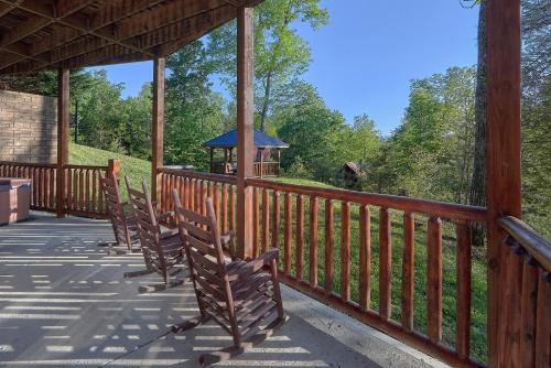 Sunset Chalet — 4-Star Luxury Hotel in Gatlinburg, United States