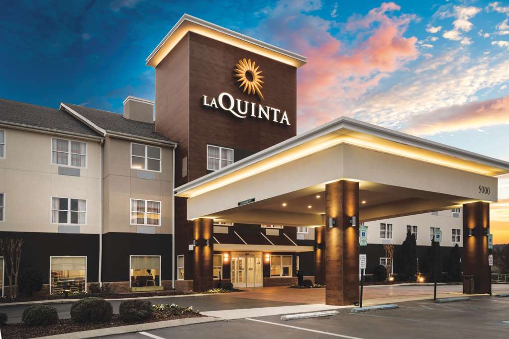 La Quinta Inn & Suites by Wyndham Chattanooga North Hixson - photo 2