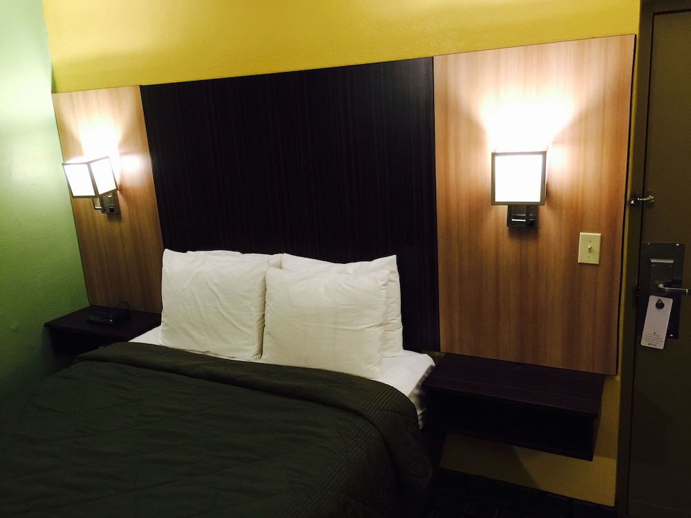 University Manor Inn — Buffalo — photo 5