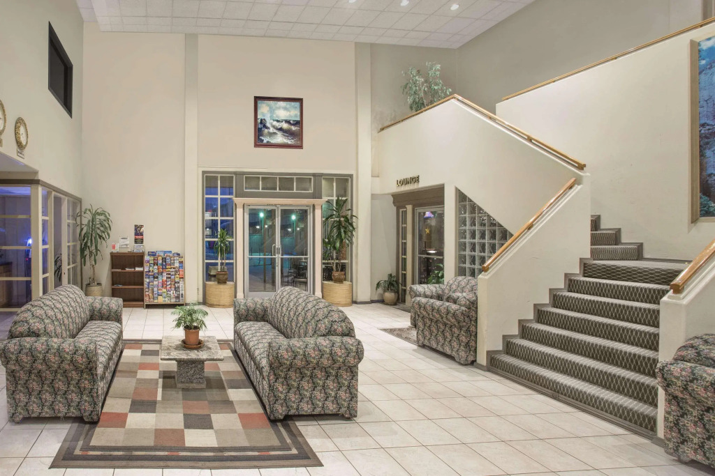 Knights Inn Pico Rivera - photo 12