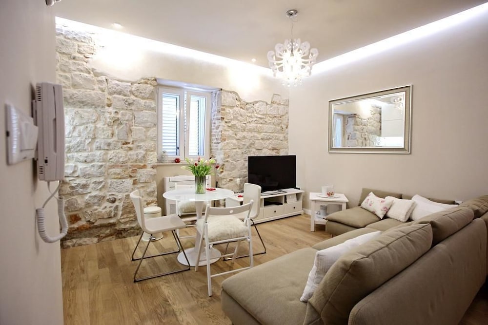 Diocletian Apartments — 4-Star Luxury Hotel in Split, Croatia