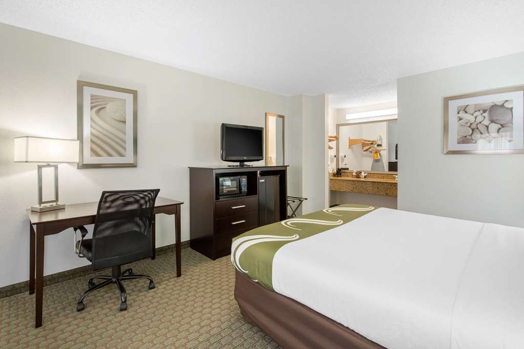 Quality Inn Clute Freeport - photo 11