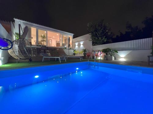 Central Beach Villa W Heated Pool By TimeCooler