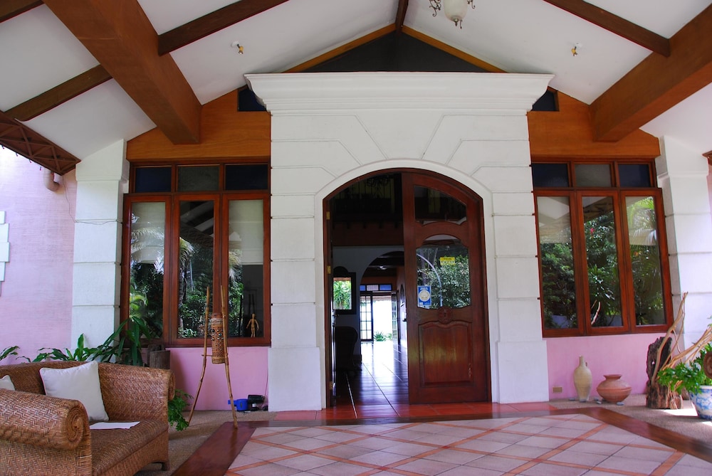 Las Flores Country & Beachside Hotel — Catmon — photo 3