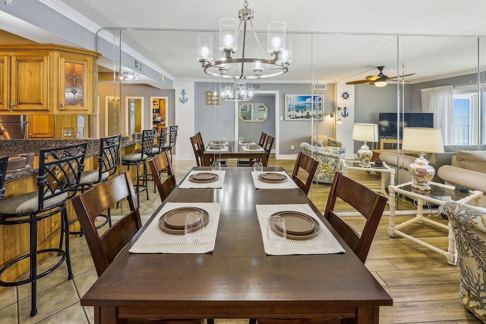 Regency Towers by Book That Condo - photo 20