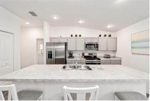 Very large 2 bedroom with King Bed — 4-Star Luxury Hotel in The Villages, United States