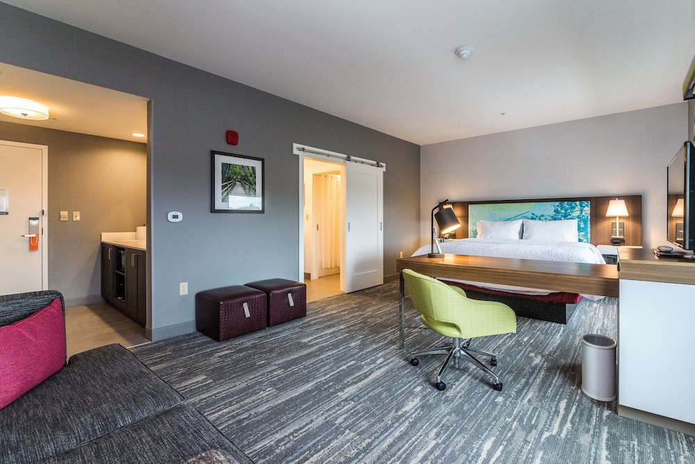 Hampton Inn & Suites Allen Park - photo 10