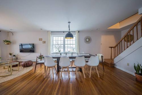 2Units 4BR 3BA Cape Cod Designer House — 4-Star Luxury Hotel in Atlantic City, United States