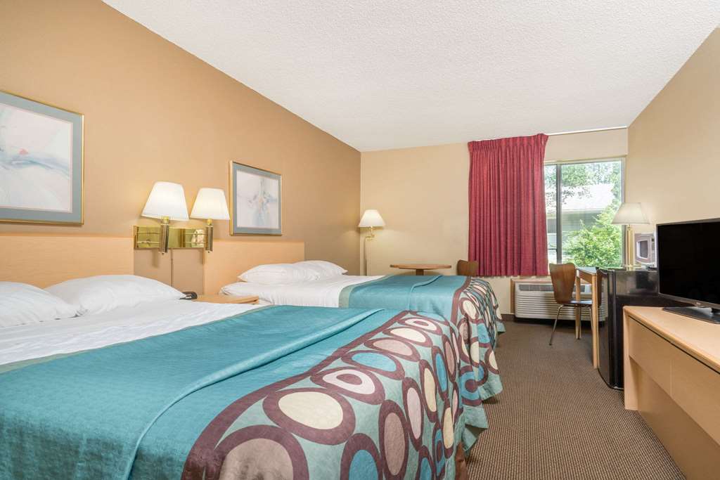 Super 8 by Wyndham Menomonie WI - photo 8