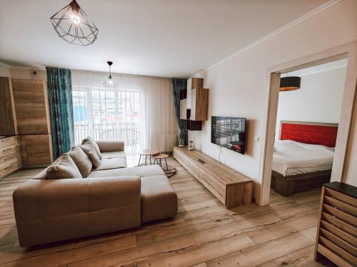 Elegant Escape Parking private parking kingsize b — 4-Star Luxury Hotel in Cluj-Napoca, Romania