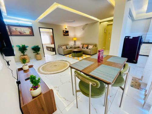 Skyhigh Luxuria Near Airport Spacious CityCenter — 4-Star Luxury Hotel in Jaipur, India