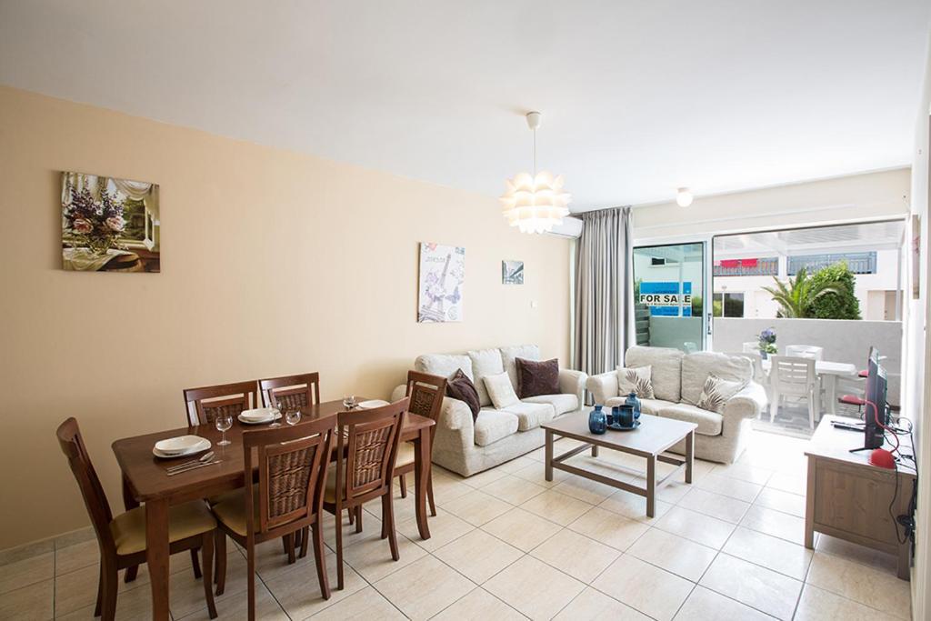 Merab Holidays Apartment Castalia 62