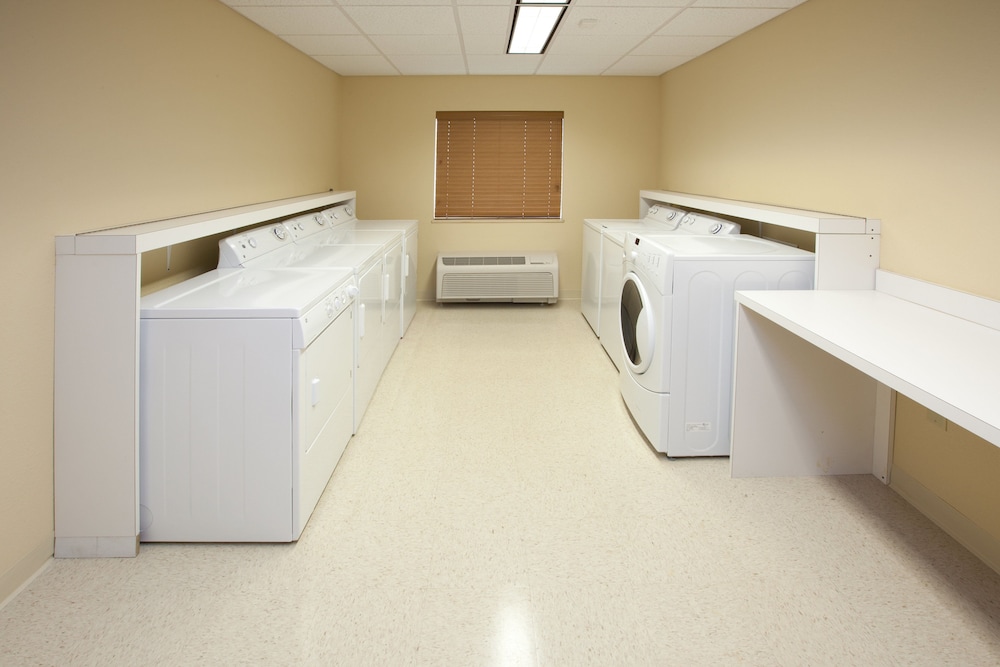 Candlewood Suites Indianapolis East by IHG - photo 20