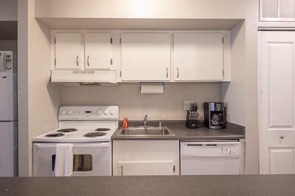 1Bd1Ba w BonusRM Stay Together Suites - photo 21