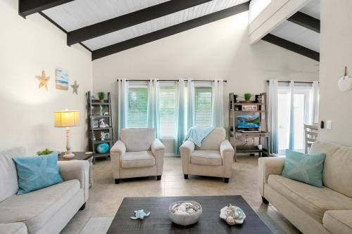 Sarasota Coastal Style Minutes To Siesta Beaches in Sarasota, United States